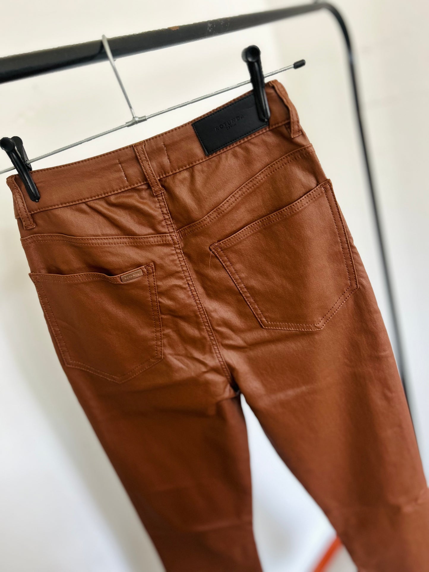 Pantalón engomado Rotunda T36