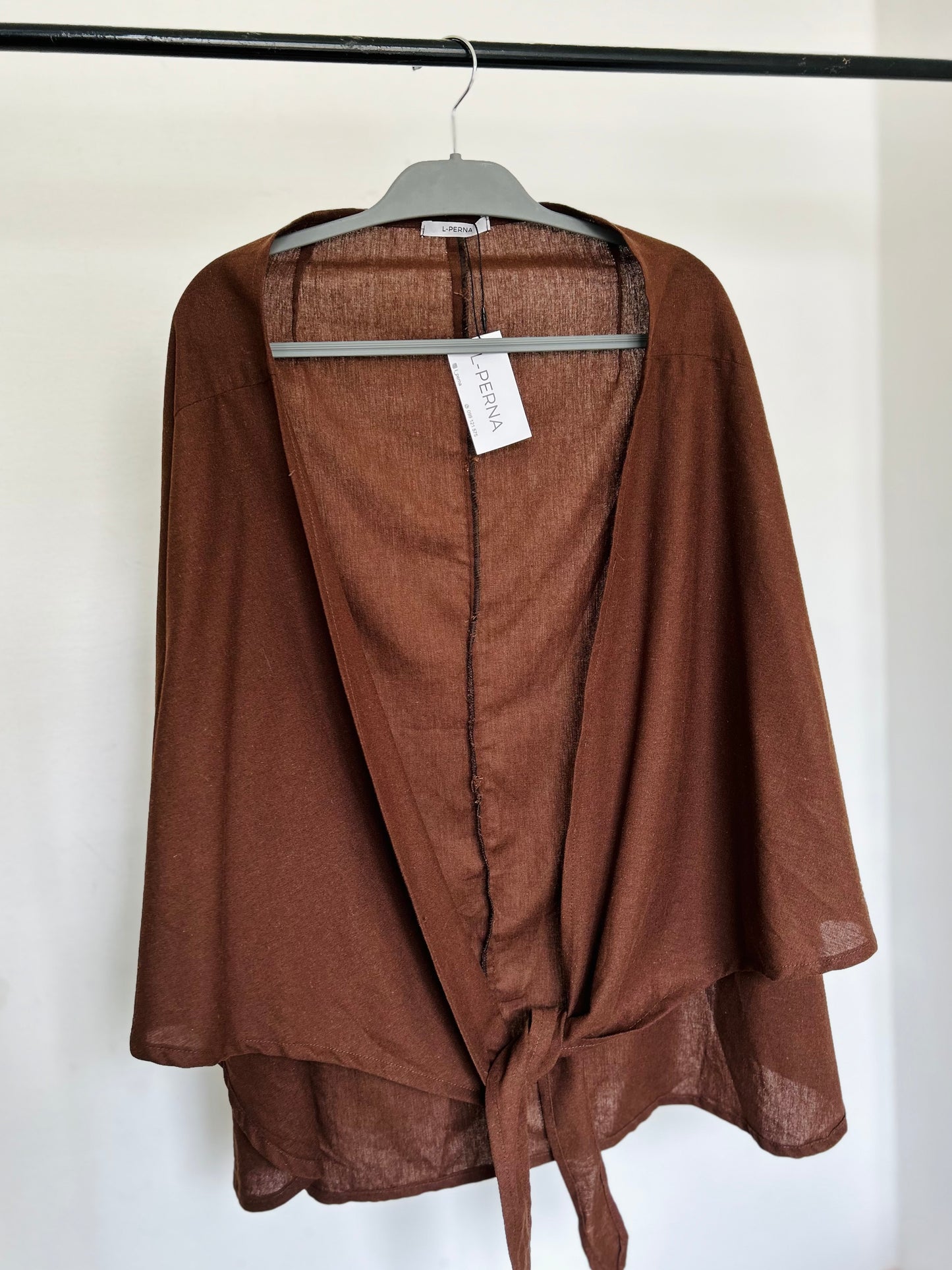 Poncho mezcla de lino con etiqueta L-PERNA