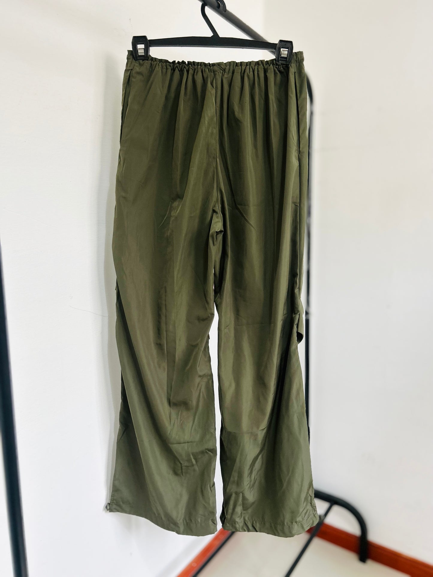 Pantalón parachute 🪂 se adapta de un talle xs(24cm) hasta un T38