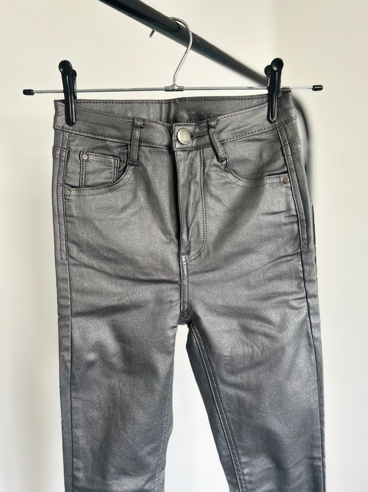 Pantalón engomado nuevo xs T32/34