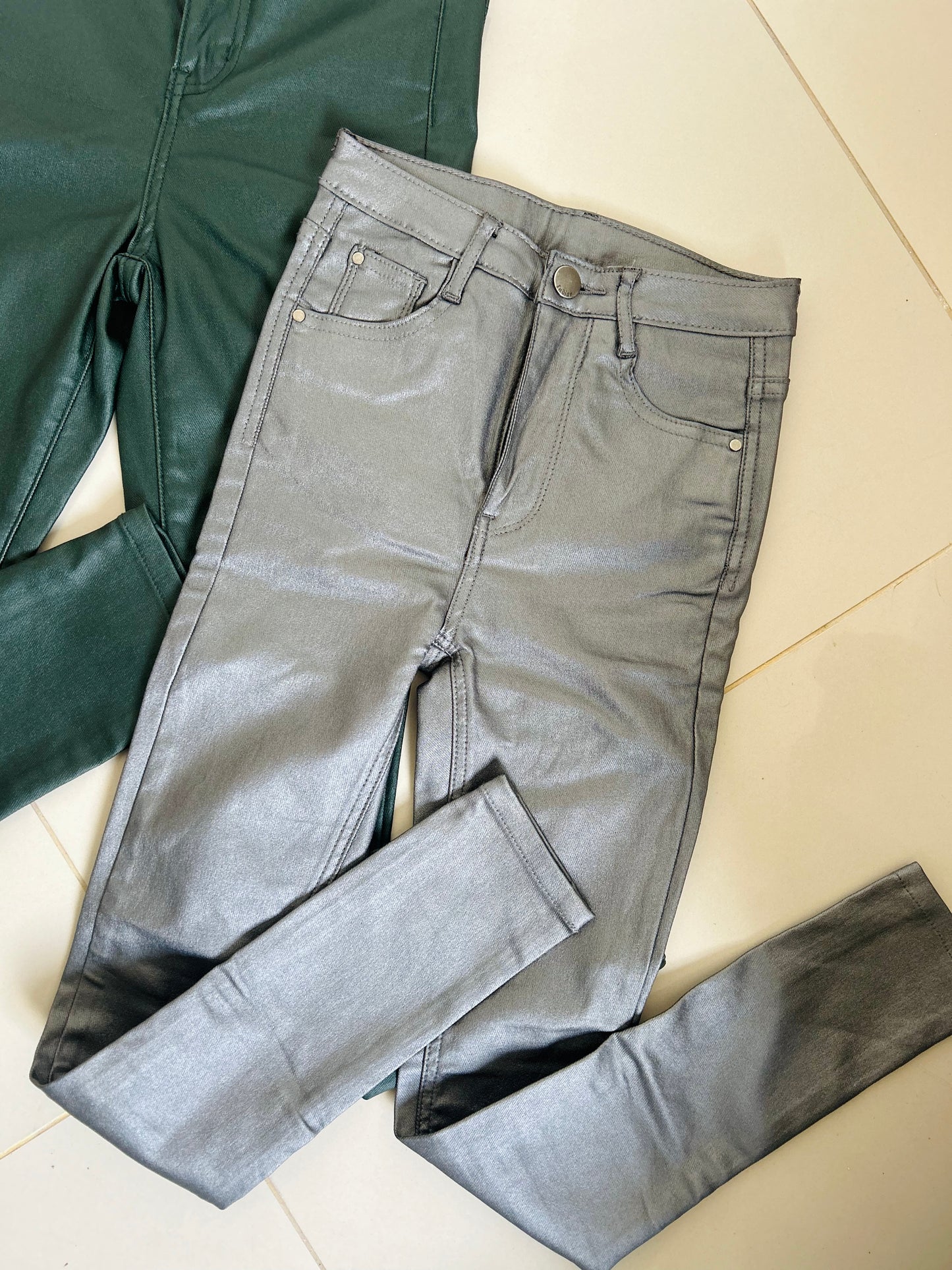 Pantalón engomado nuevo xs T32/34