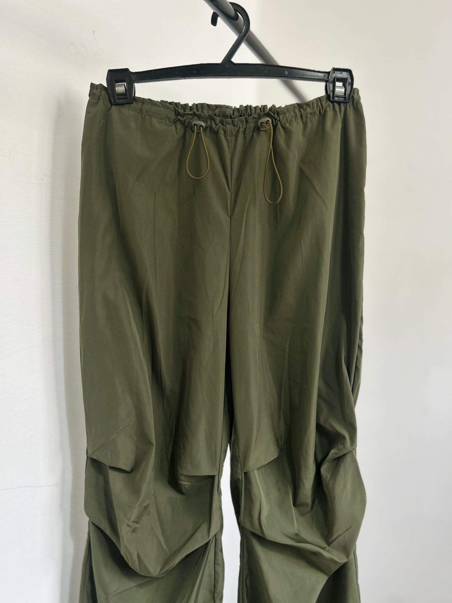 Pantalón parachute 🪂 se adapta de un talle xs(24cm) hasta un T38