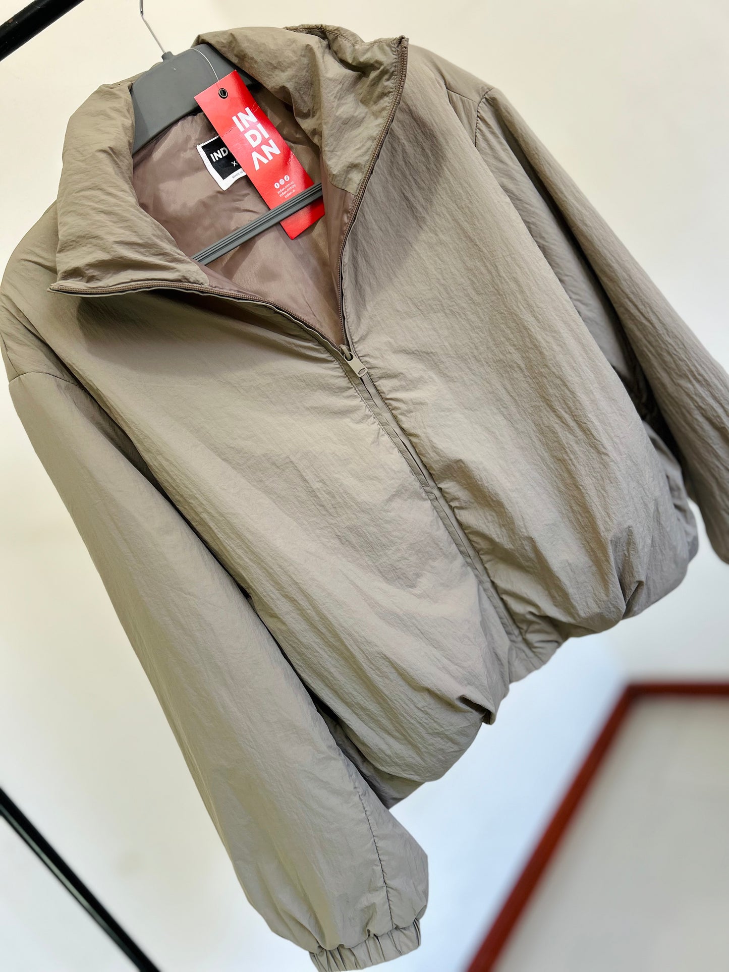 Campera rompe viento liviana Indian con etiqueta TM
