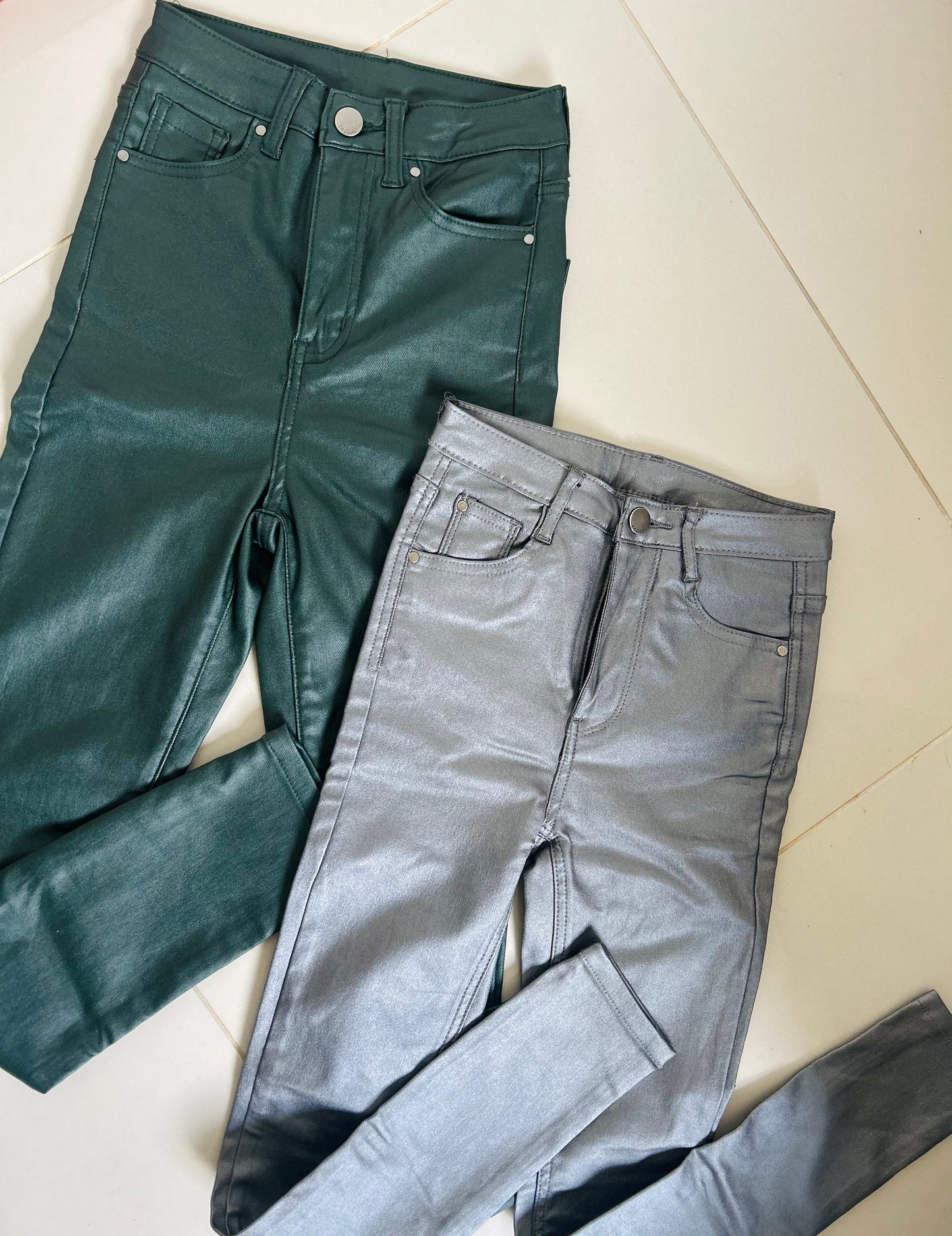Pantalón engomado nuevo xs T32/34