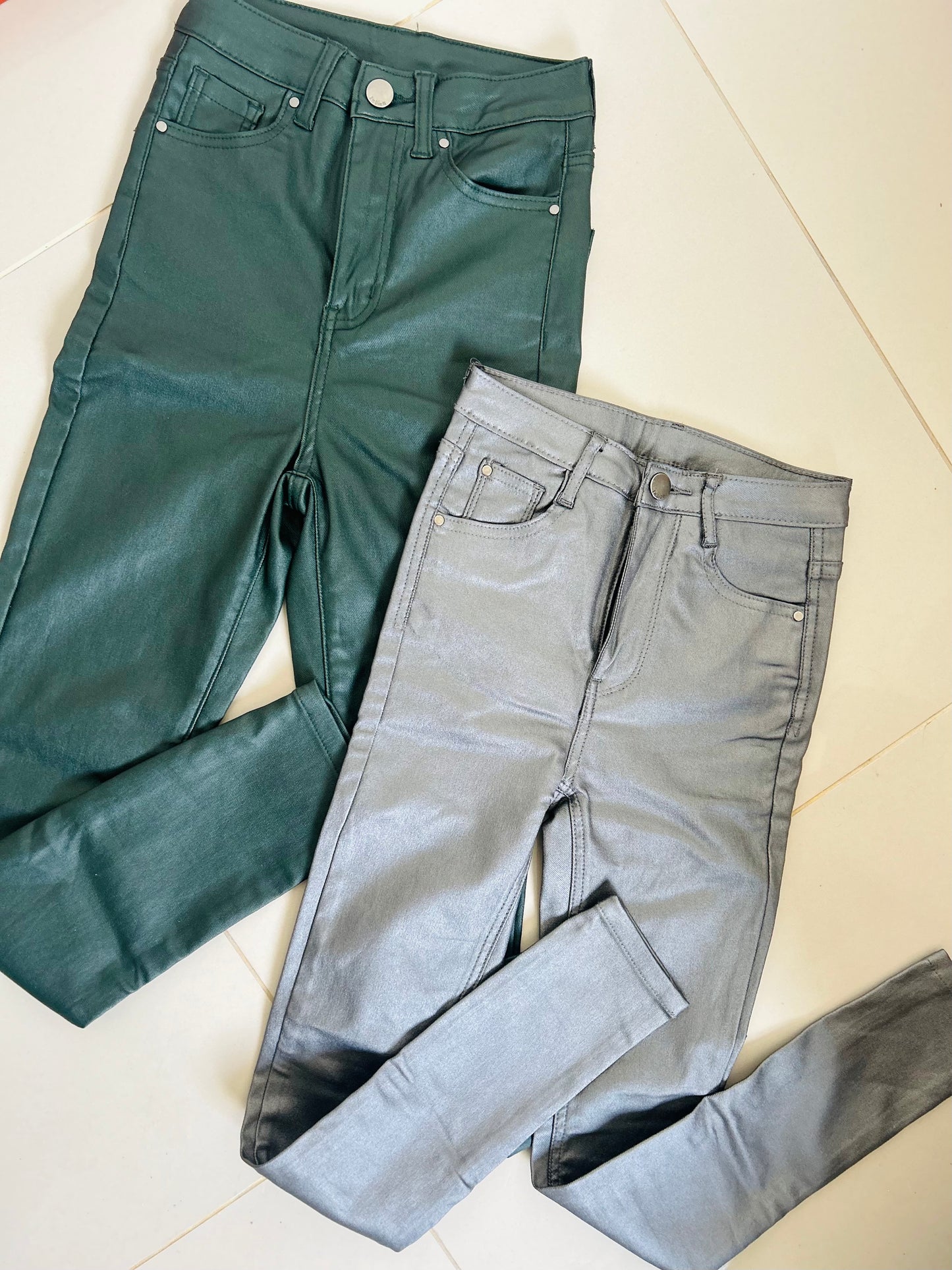 Pantalón engomado nuevo xs T32/34
