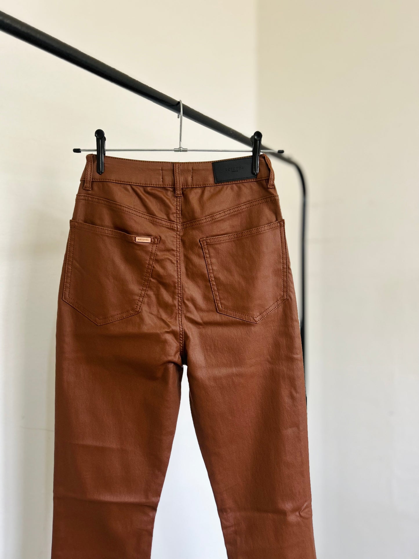 Pantalón engomado Rotunda T36