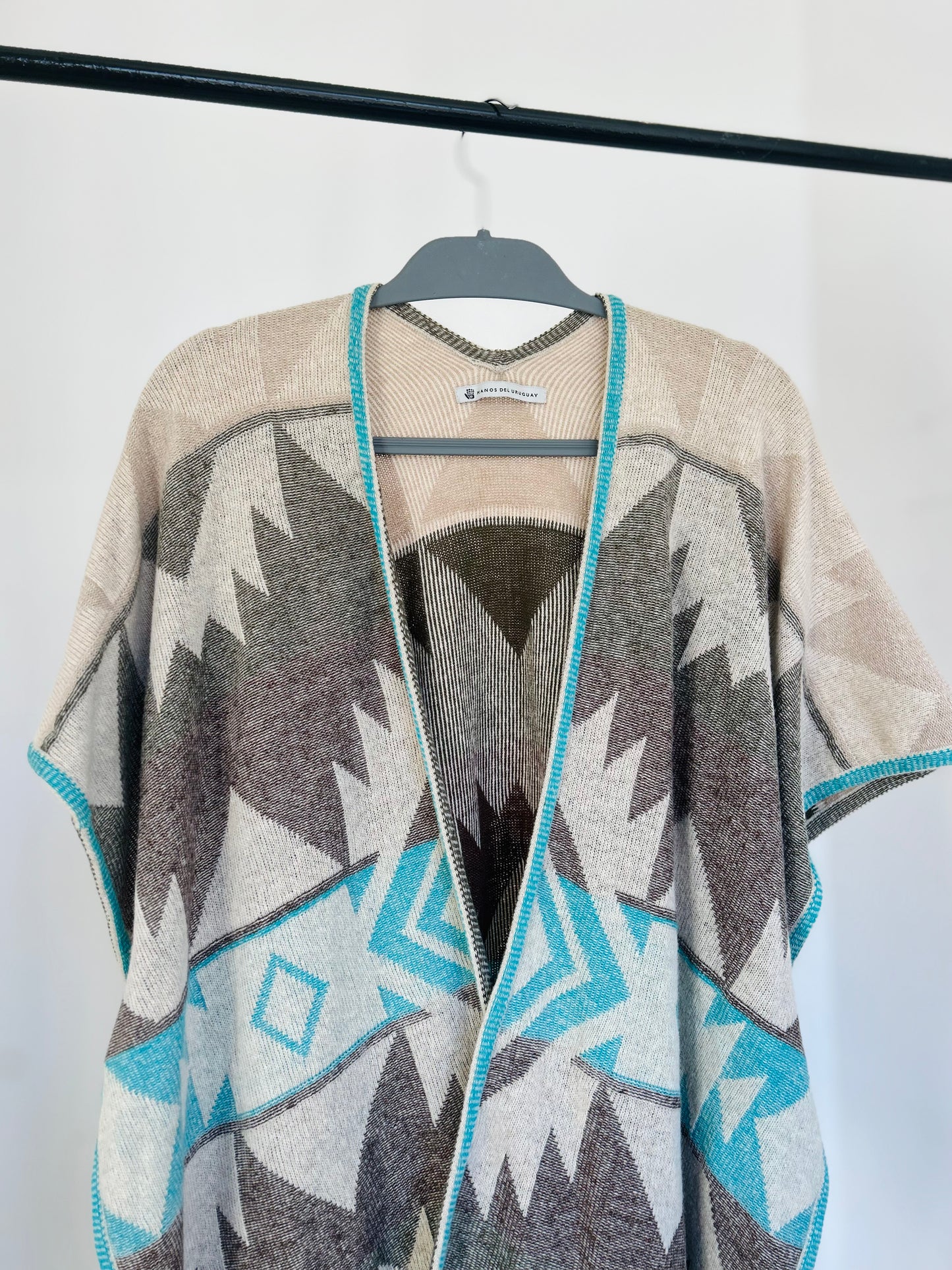 Poncho Manos Del Uruguay con lana talla única