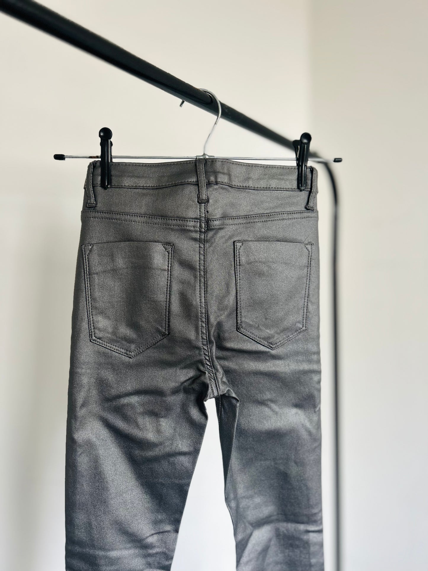 Pantalón engomado nuevo xs T32/34