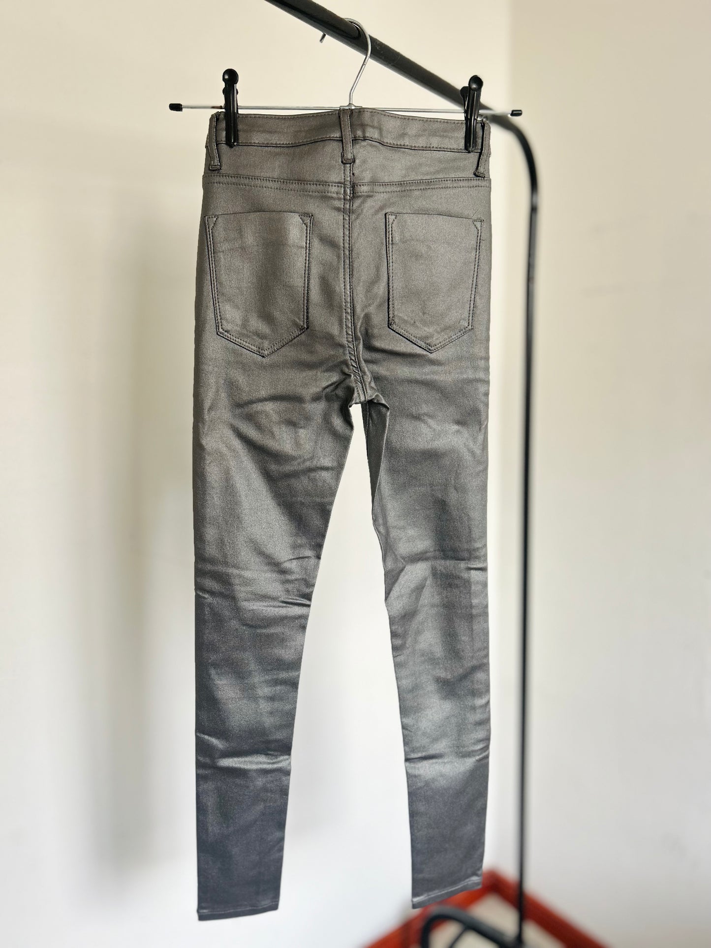 Pantalón engomado nuevo xs T32/34