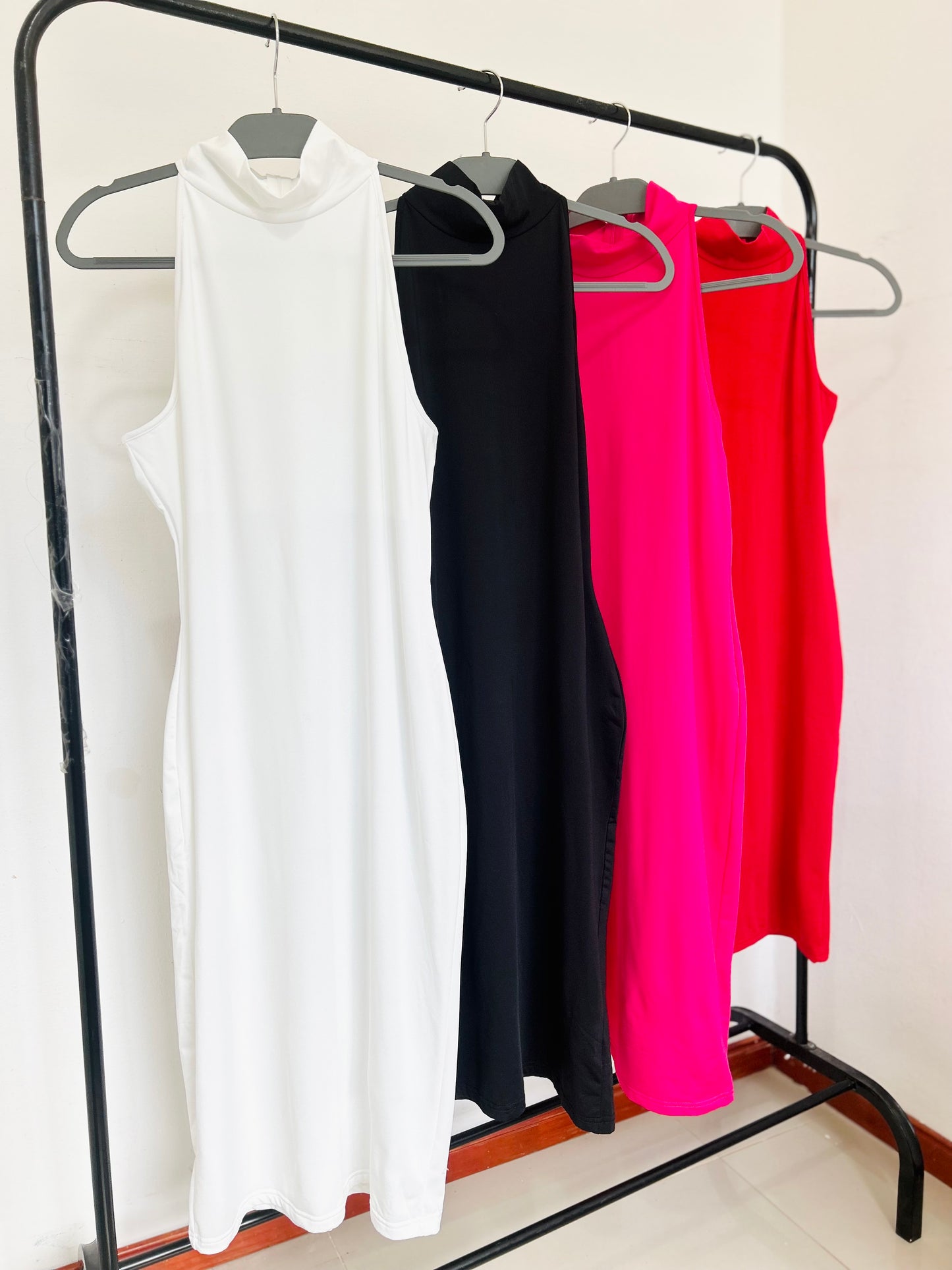 Vestido cuello halter color BLANCO TL