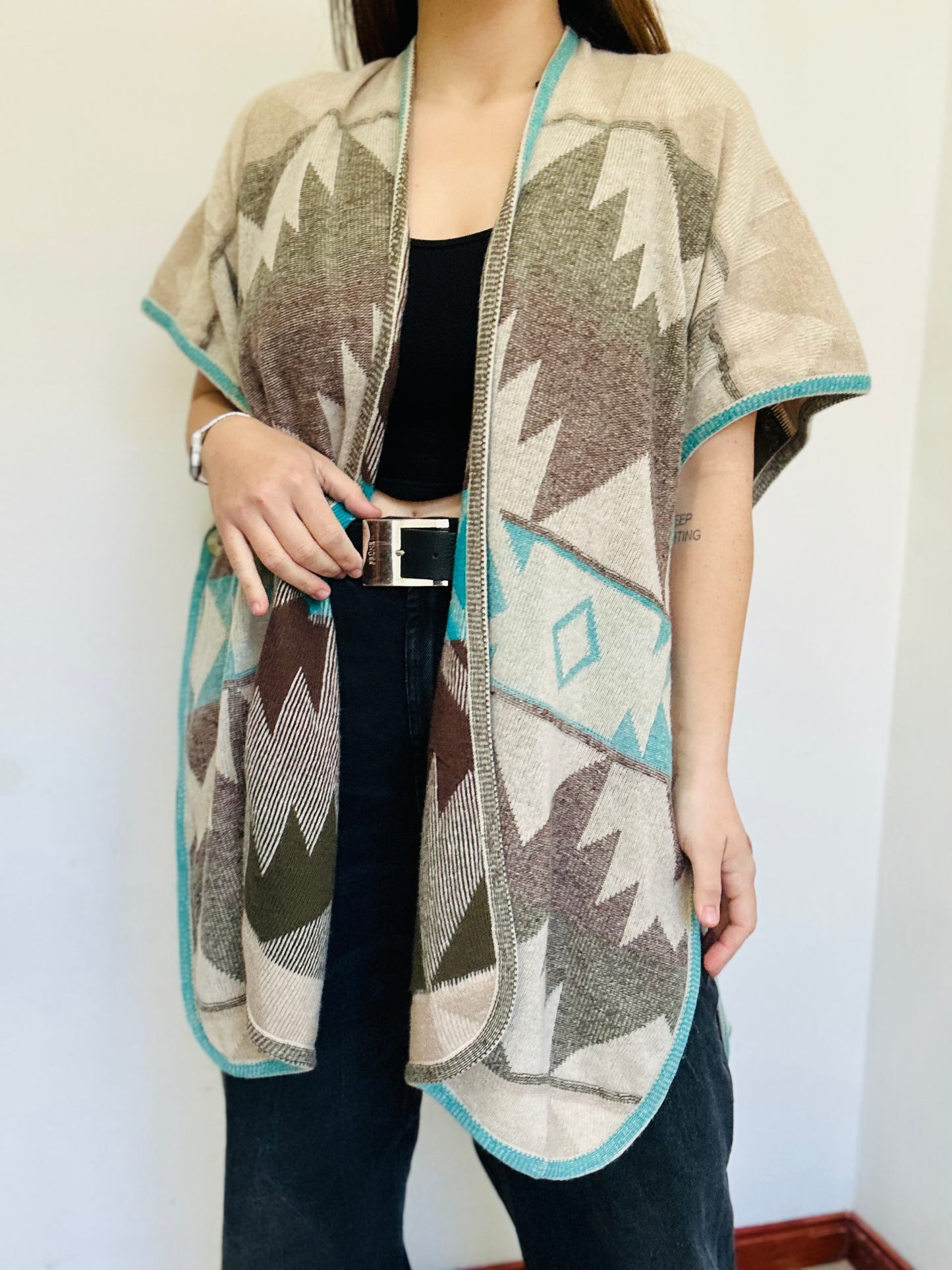 Poncho Manos Del Uruguay con lana talla única