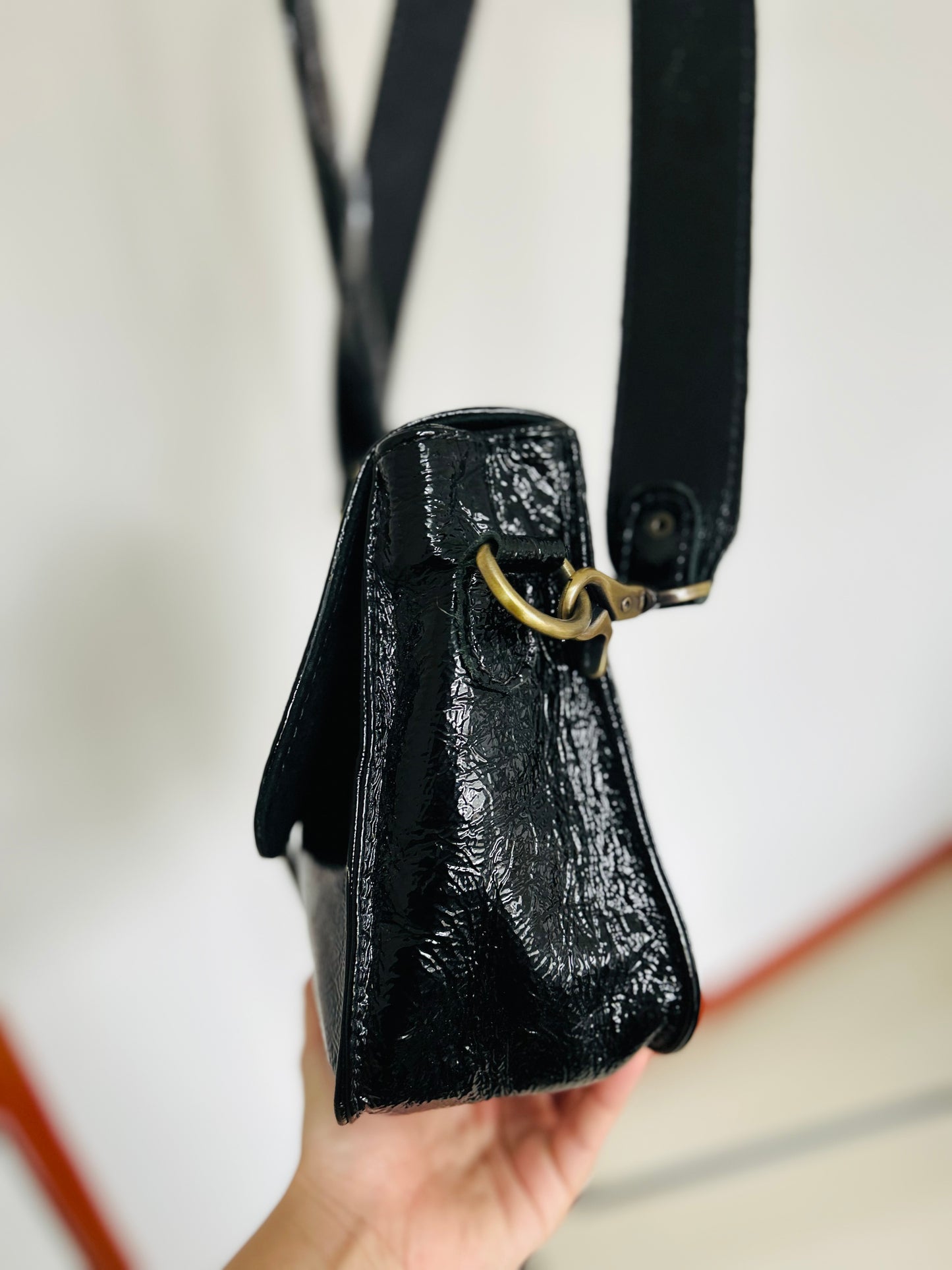 Cartera cuero con etiqueta MARILLA DAUBER