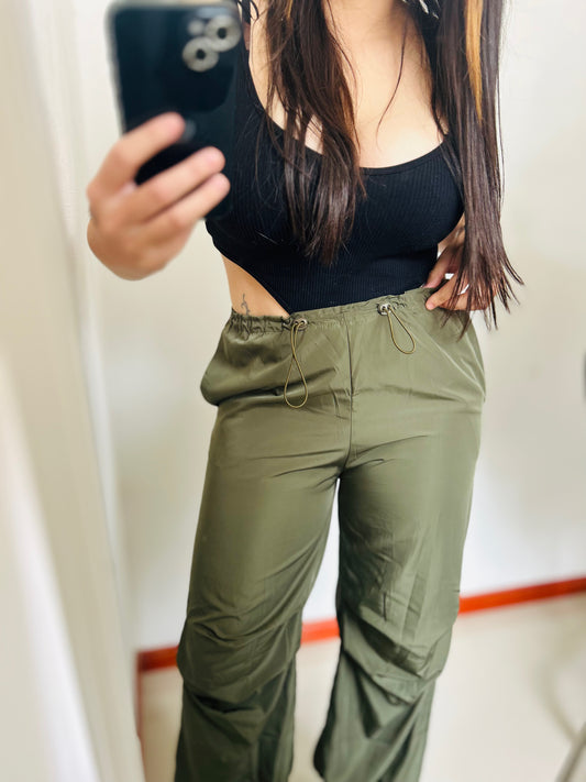 Pantalón parachute 🪂 se adapta de un talle xs(24cm) hasta un T38