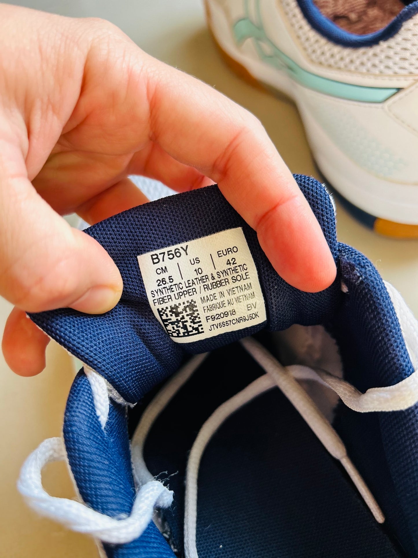 Championes ASICS T42(26,5cm)