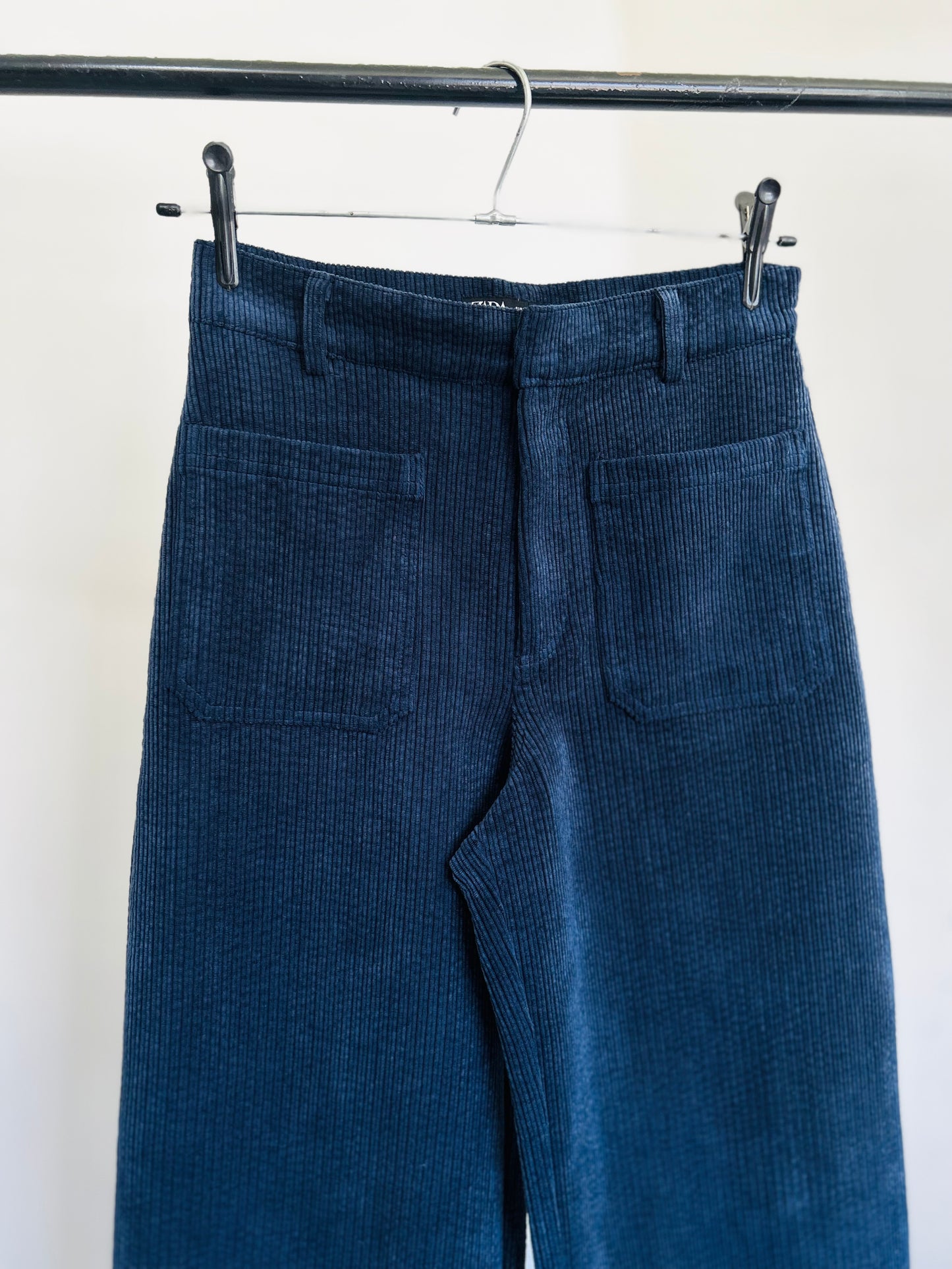 Pantalón pana marine Zara T34