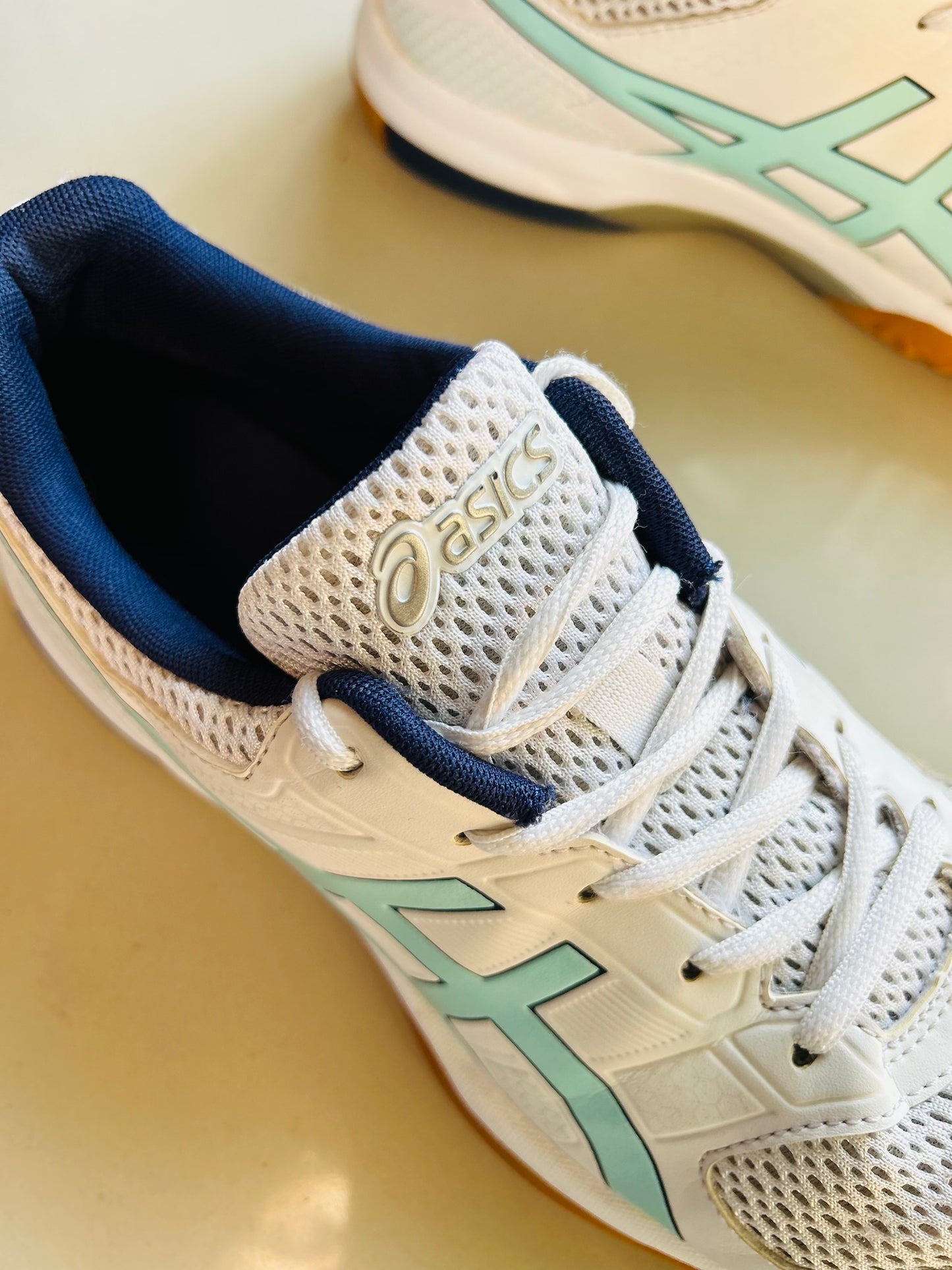 Championes ASICS T42(26,5cm)