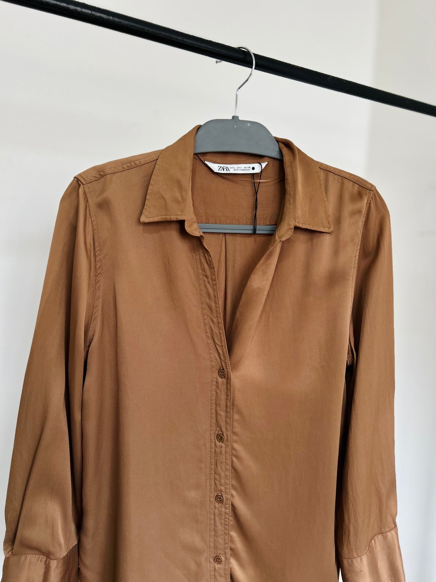 Camisa satinada nueva ZARA TM/L