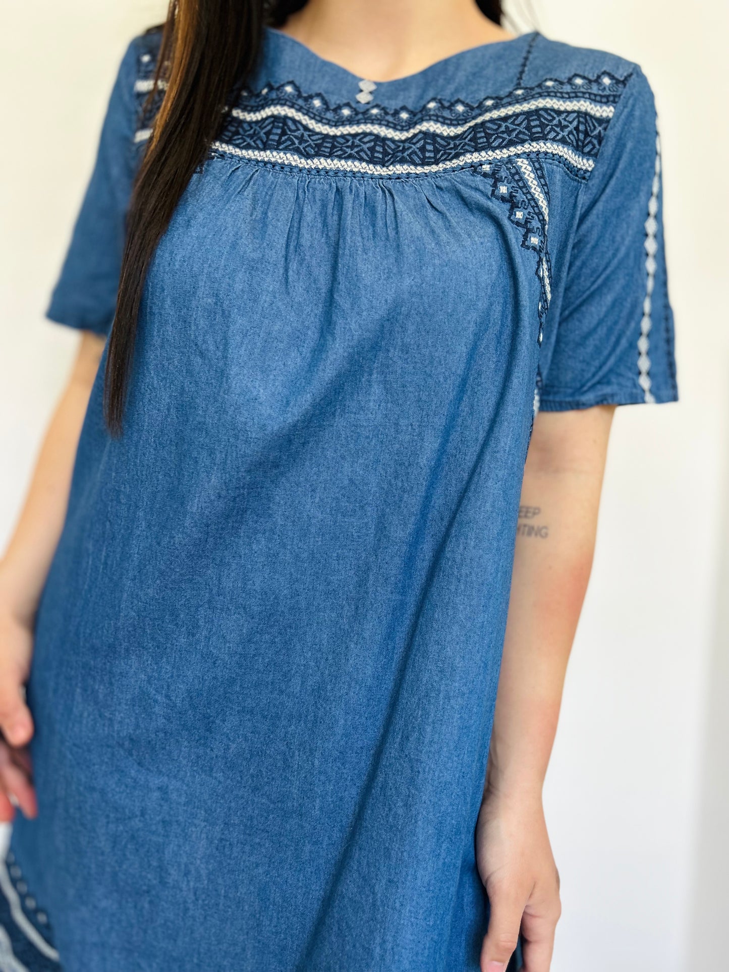 Vestido jean y bordado LÍMITE TM/L