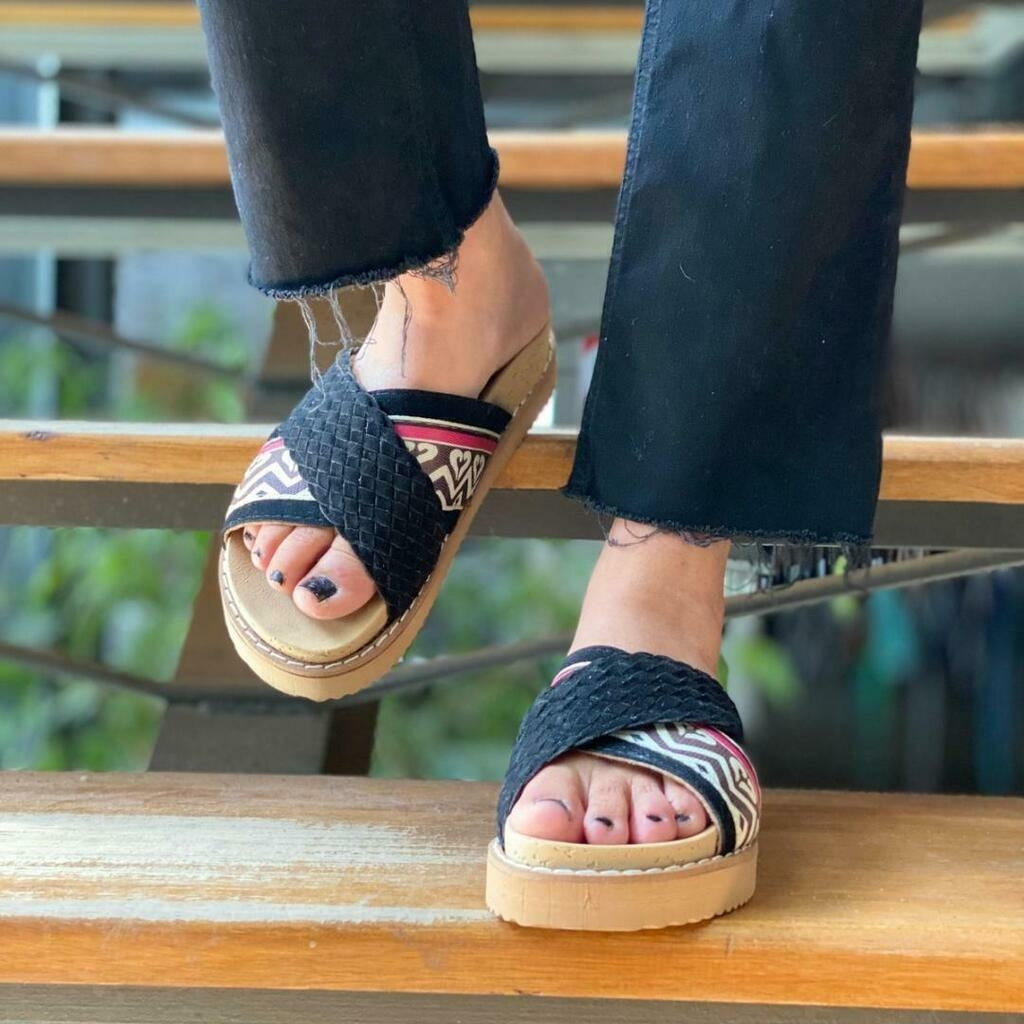 Sandalias ROCAS cuero T38 (24,5)