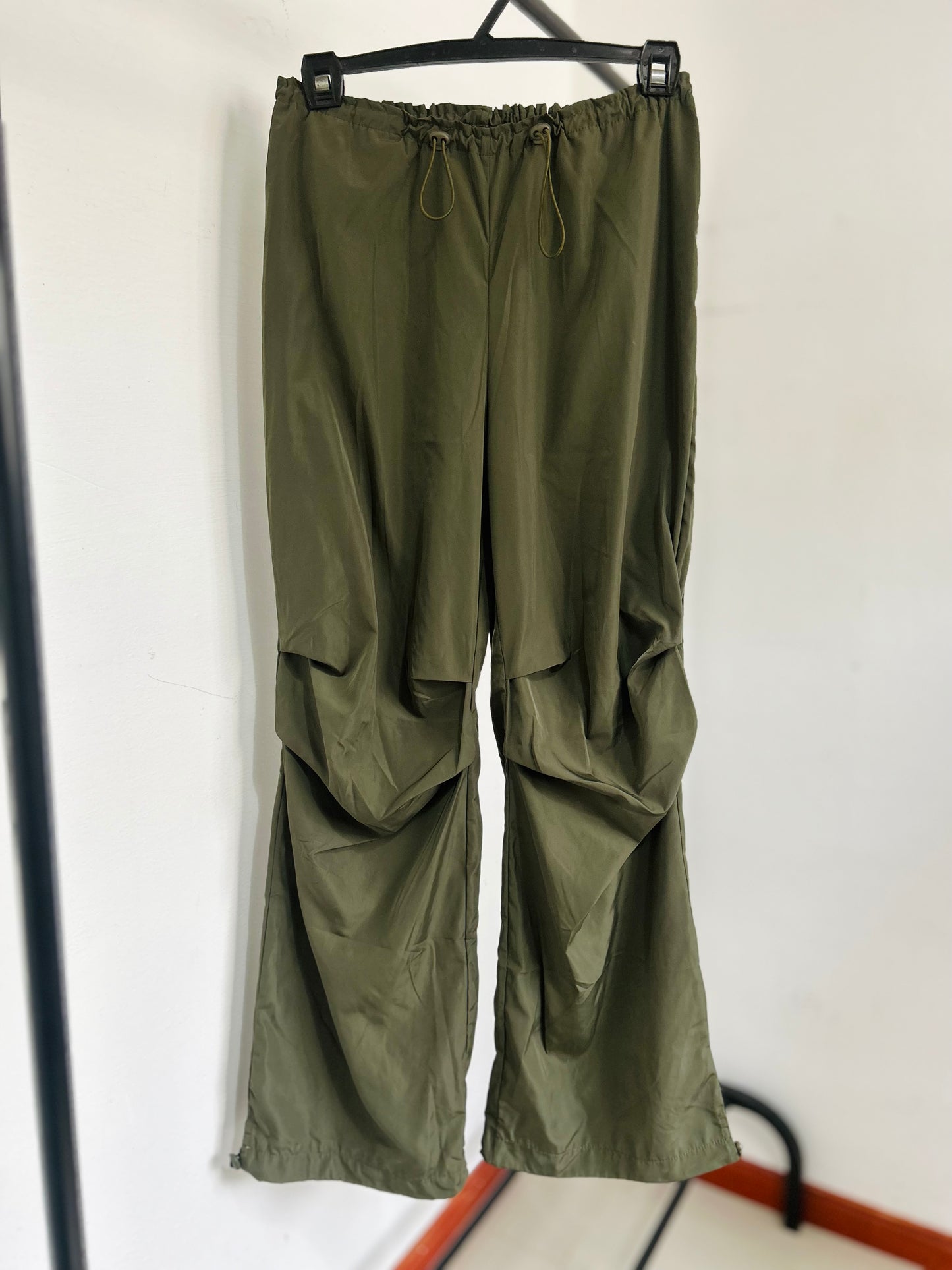 Pantalón parachute 🪂 se adapta de un talle xs(24cm) hasta un T38