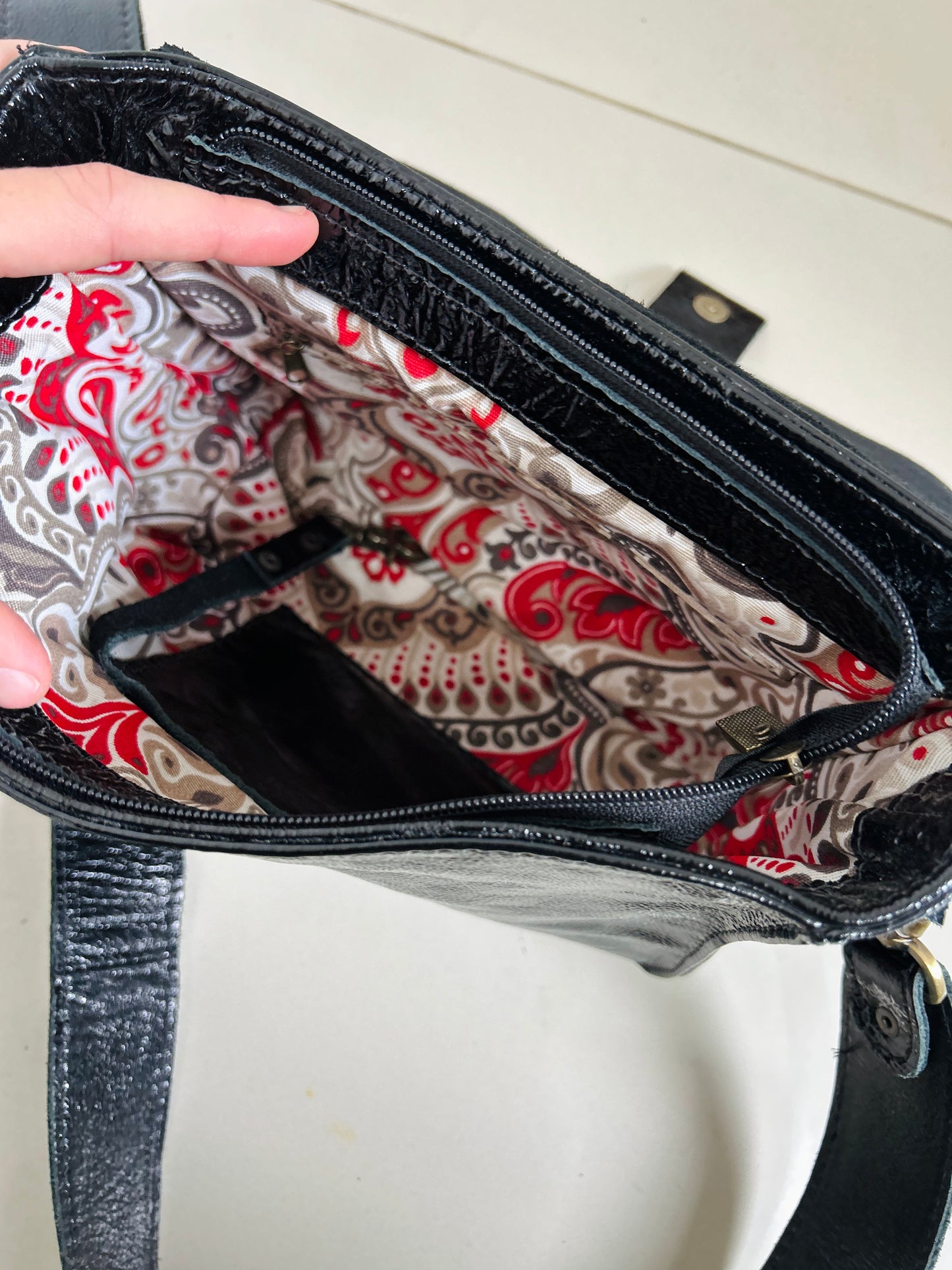 Cartera cuero con etiqueta MARILLA DAUBER