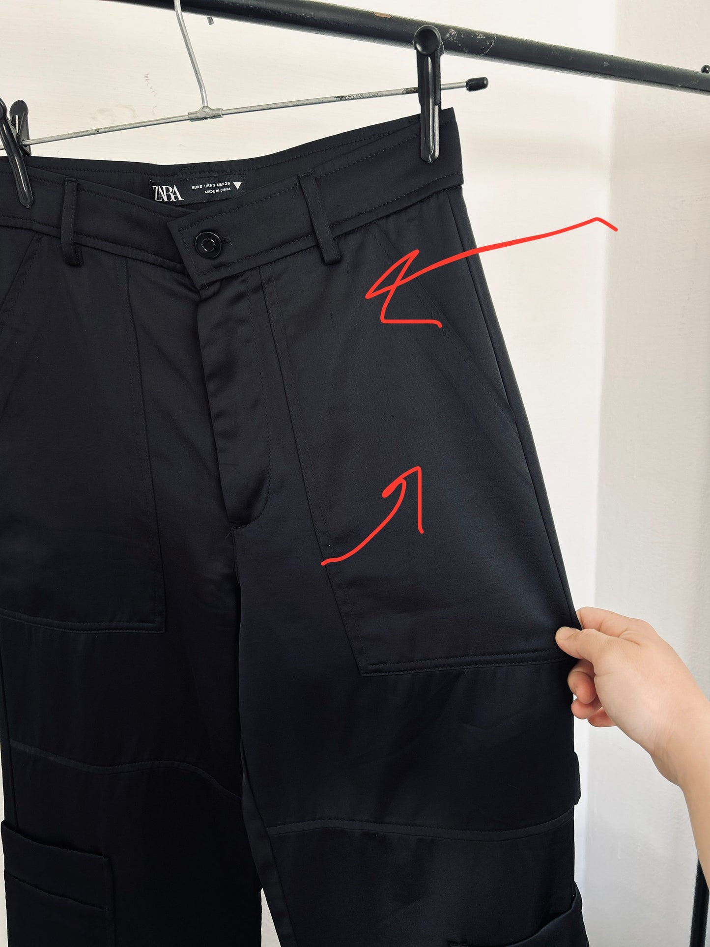 Pantalón cargo satinado ZARA TS