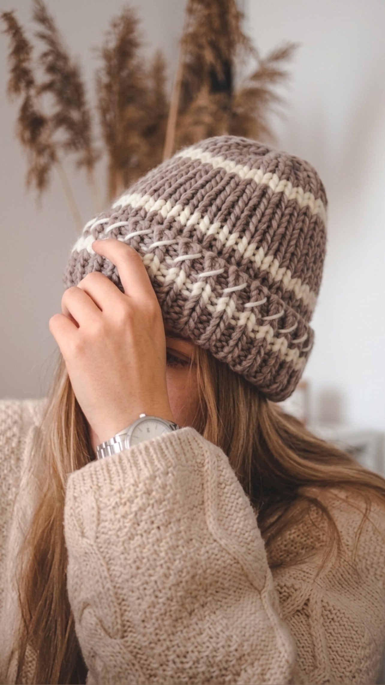 Gorro tejido grueso con etiqueta TM