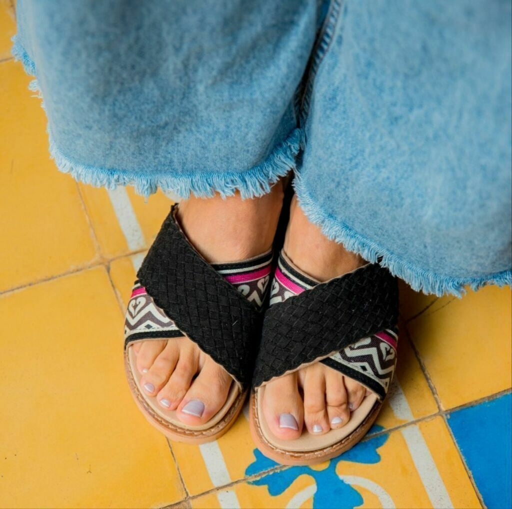 Sandalias ROCAS cuero T38 (24,5)