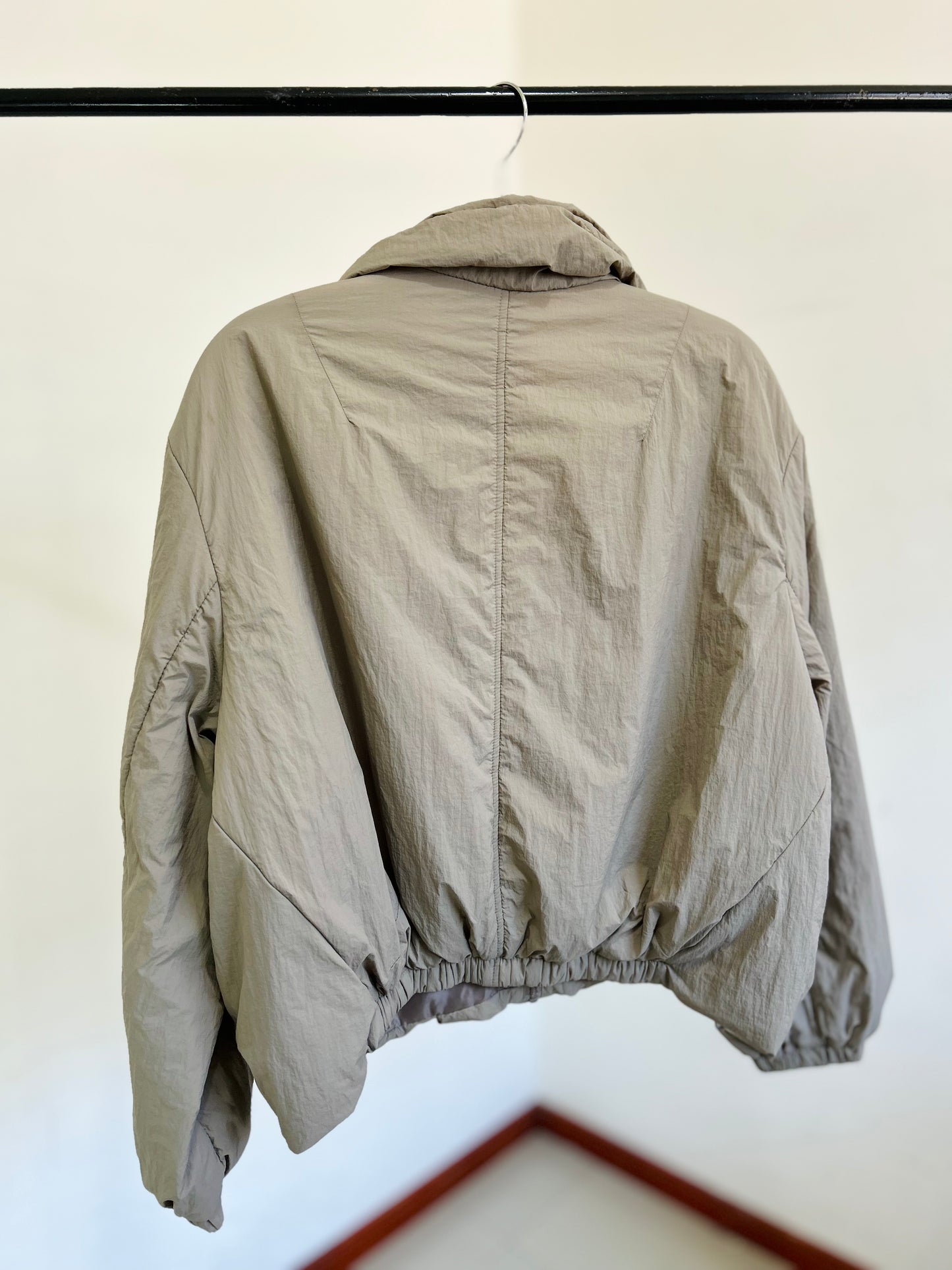 Campera rompe viento liviana Indian con etiqueta TM