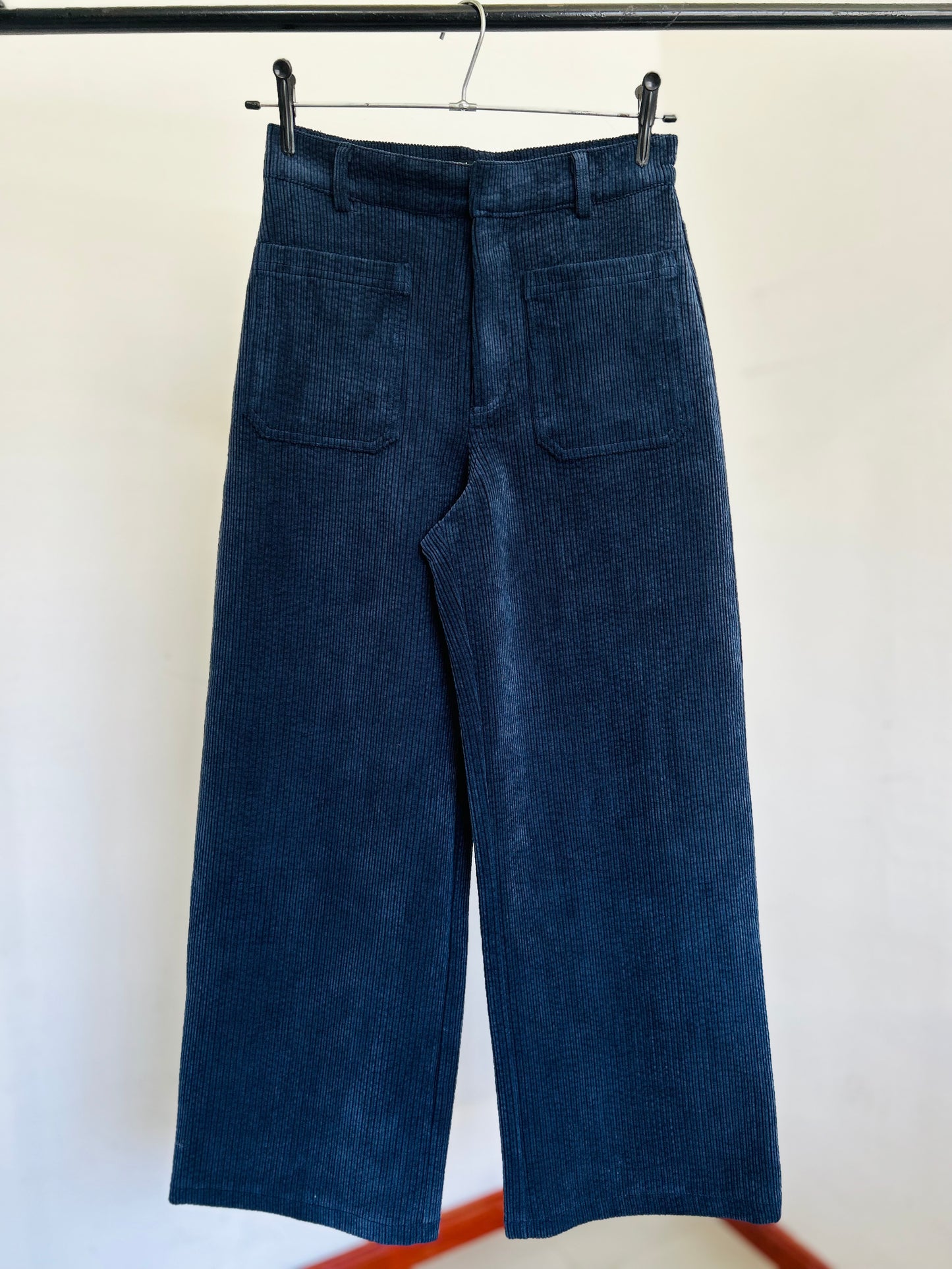 Pantalón pana marine Zara T34