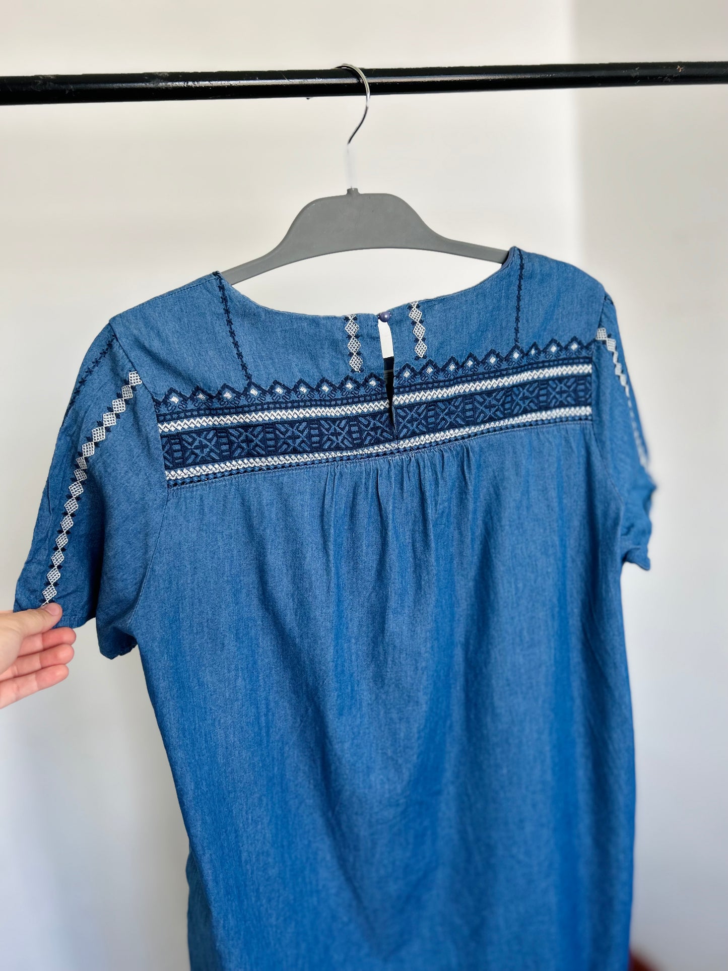 Vestido jean y bordado LÍMITE TM/L