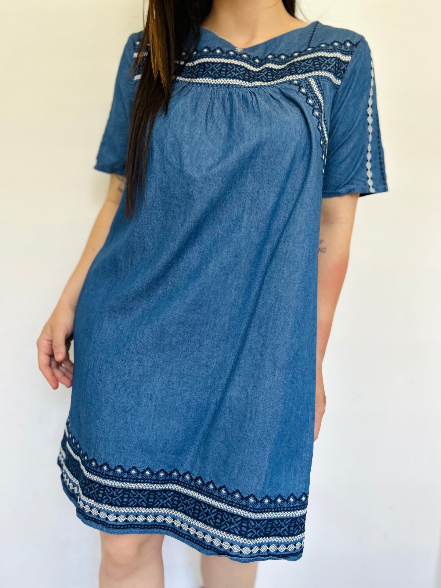 Vestido jean y bordado LÍMITE TM/L