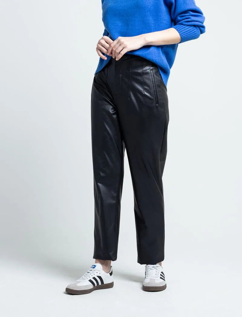 Pantalón efecto piel ZARA TXS