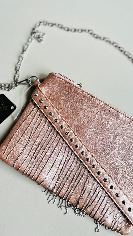 Cartera con etiqueta