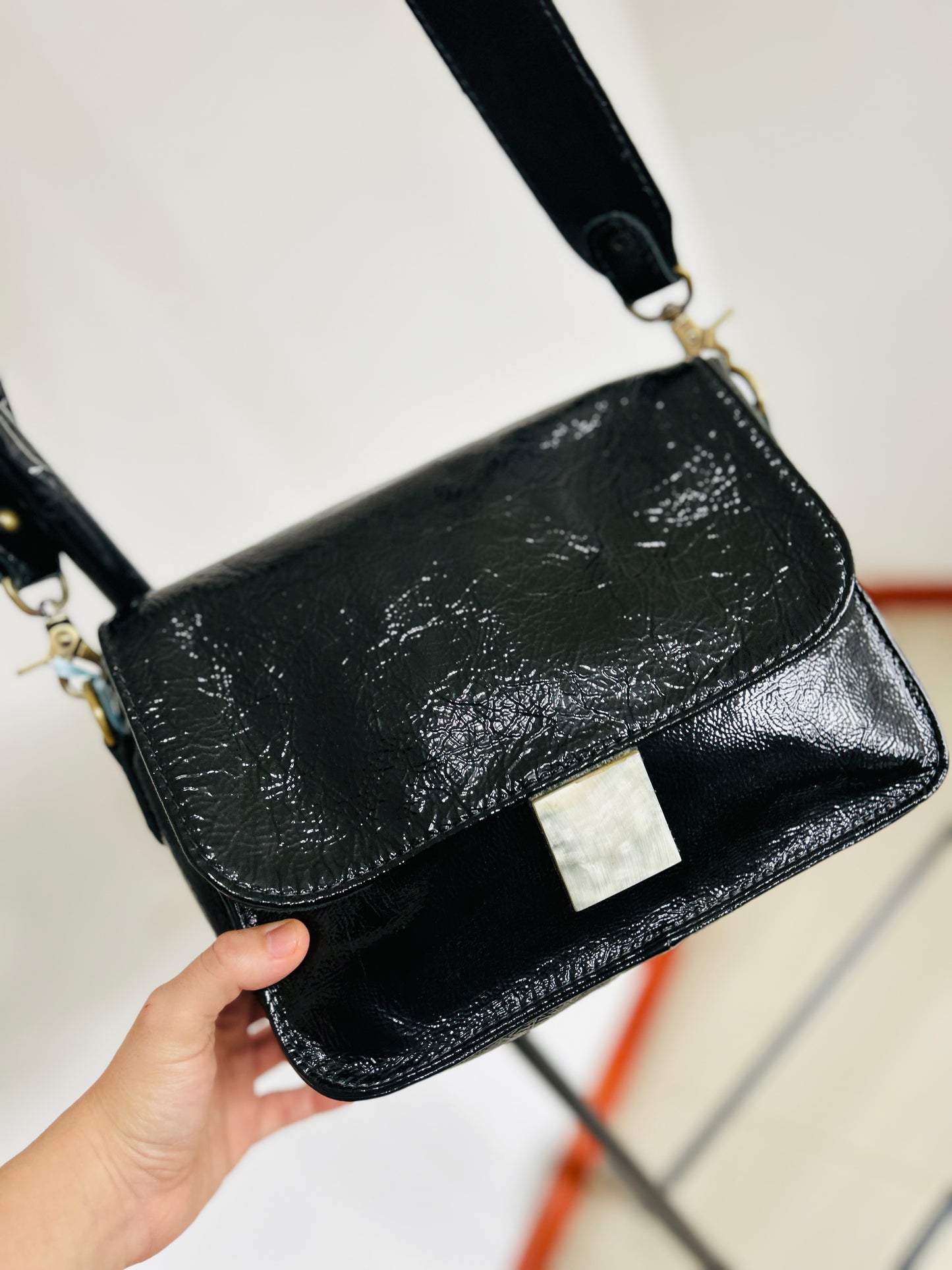 Cartera cuero con etiqueta MARILLA DAUBER