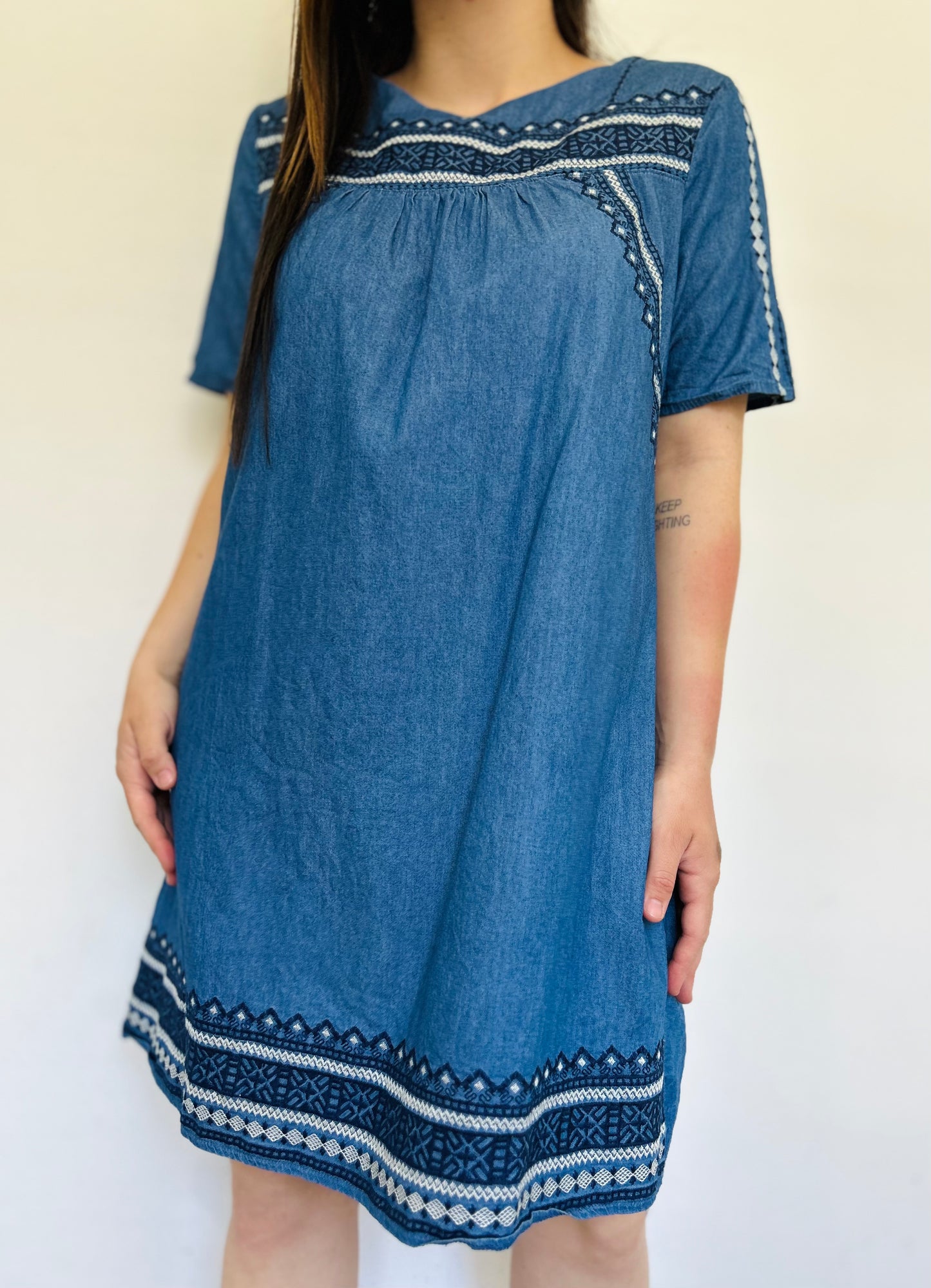 Vestido jean y bordado LÍMITE TM/L