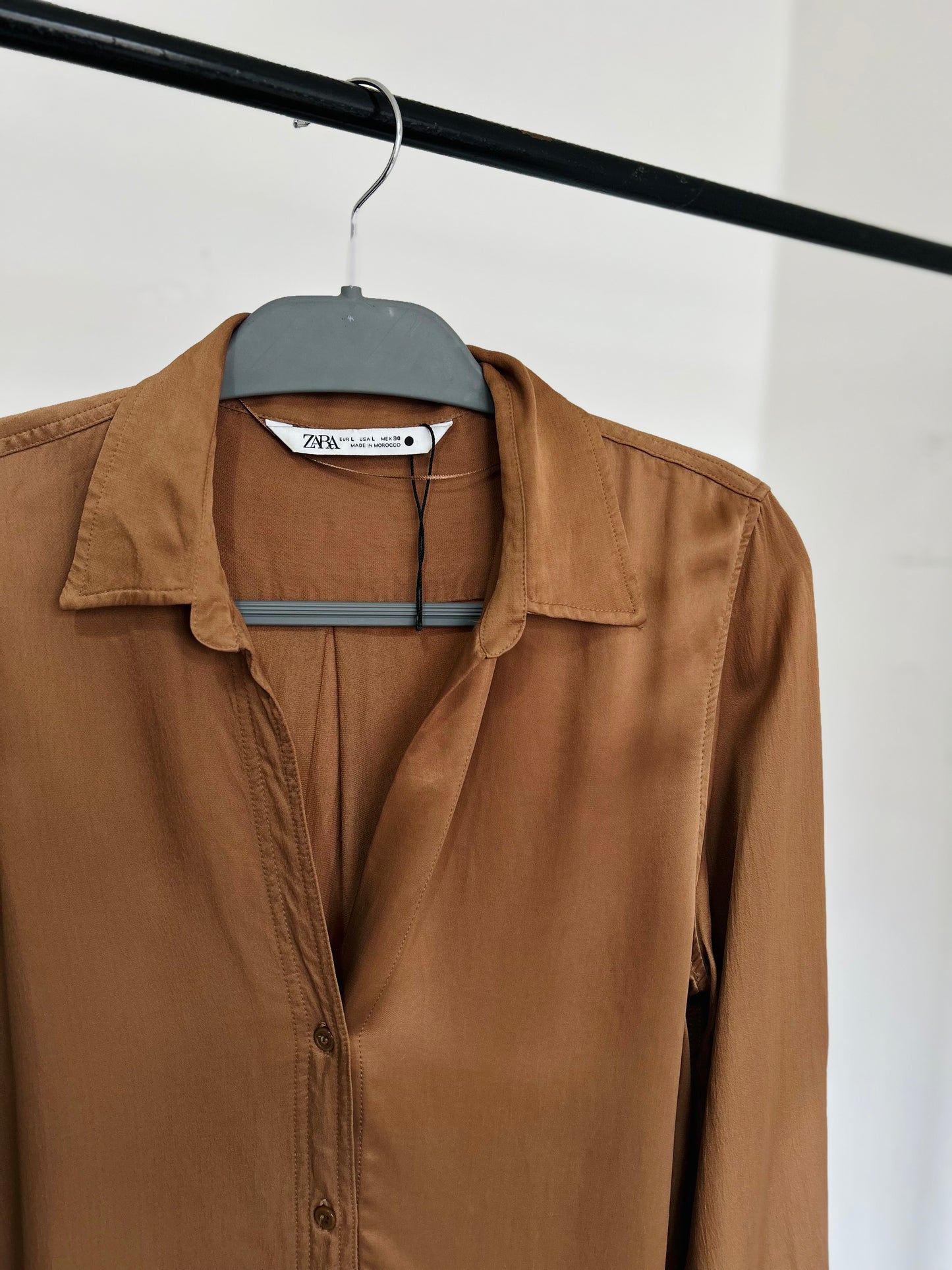 Camisa satinada nueva ZARA TM/L